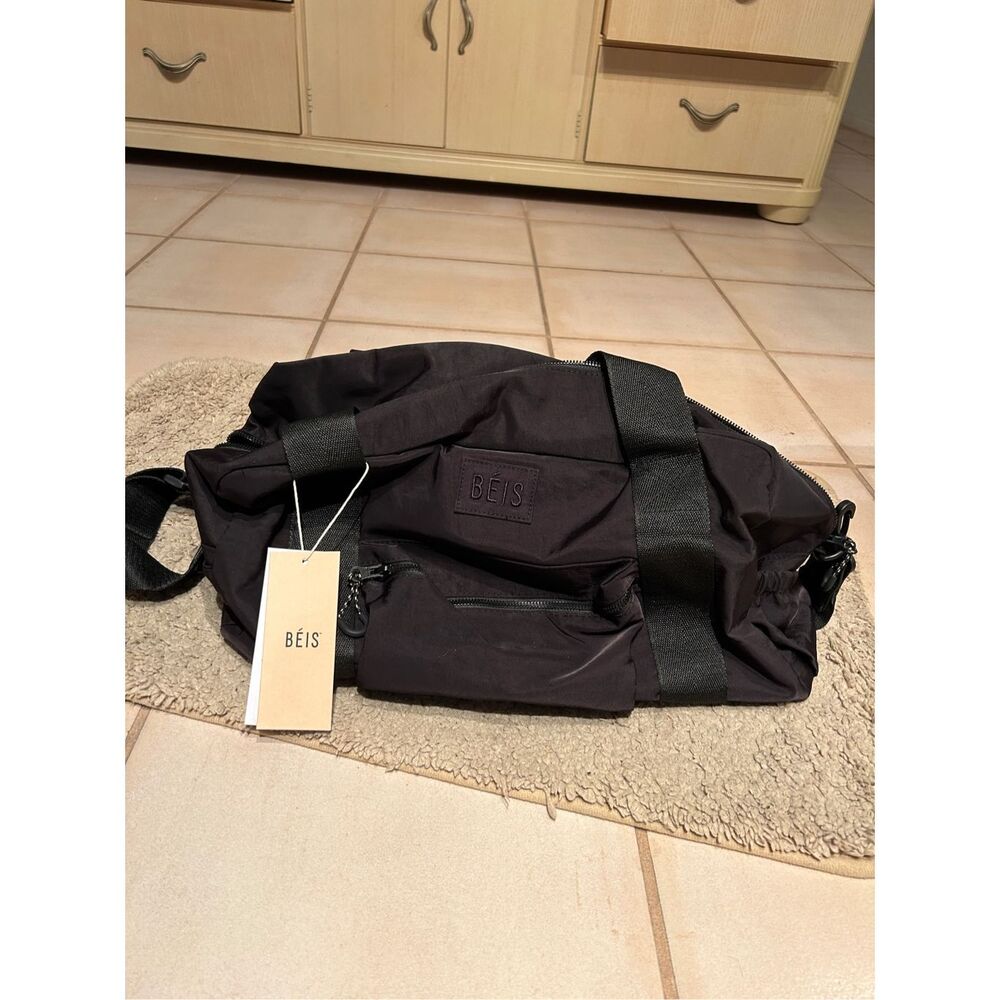 BEIS NWT Convertible Sport Duffle Backpack Bag in Black - Picture 10 of 10
